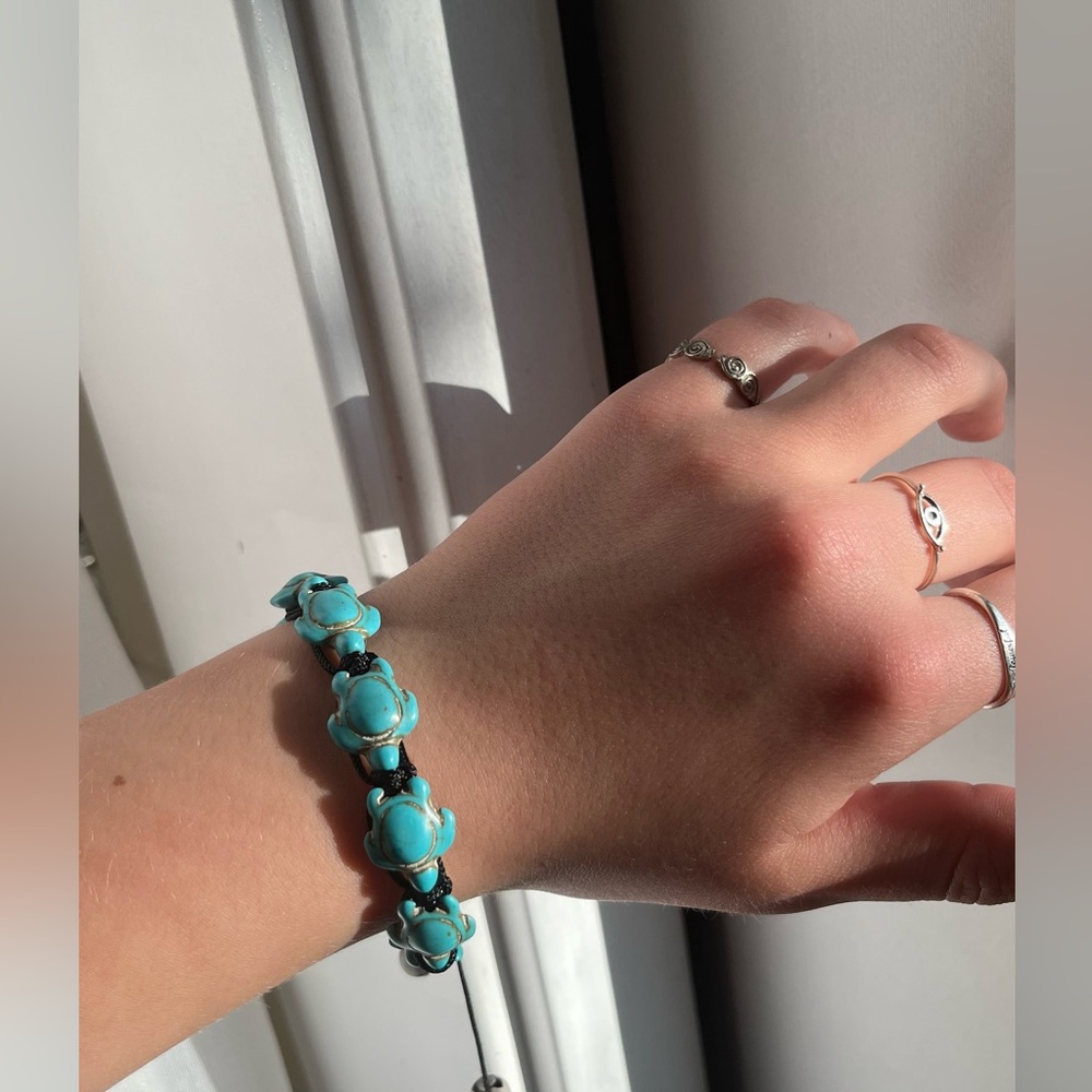 Adjustable turquoise turtle bracelet
